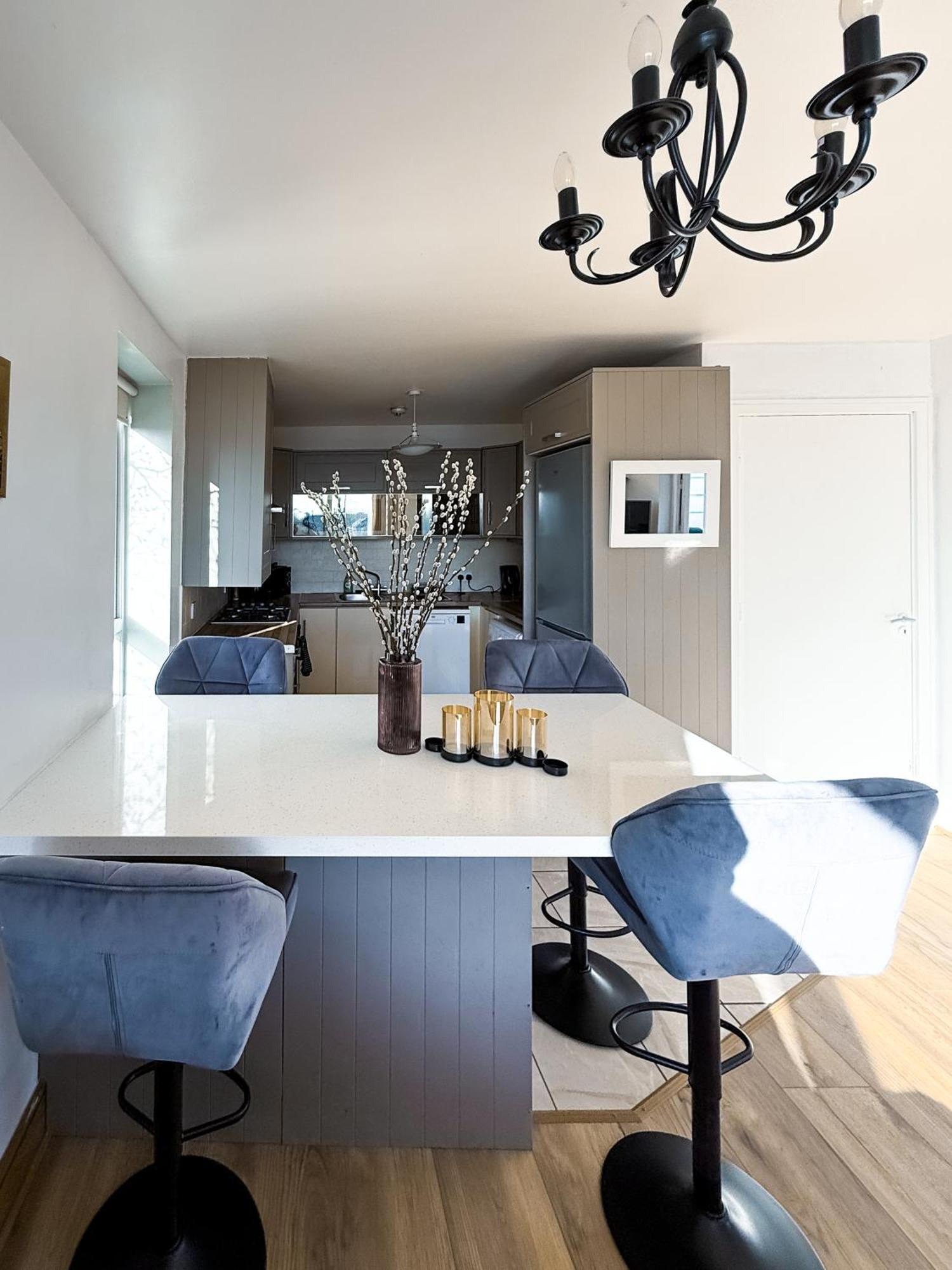 Skyview Retreat Spacious Comfort Lucan Eksteriør bilde